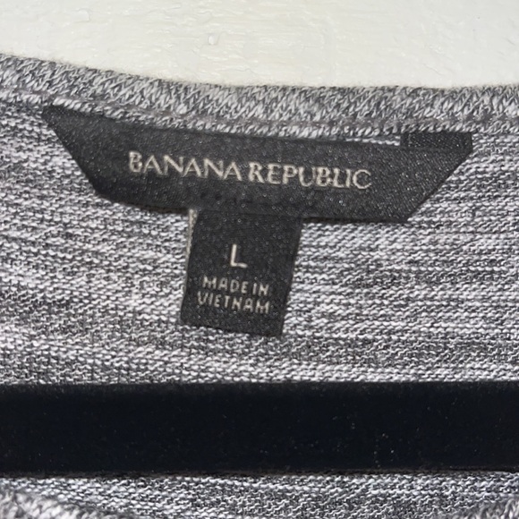 BANANA REPUBLIC | Heathered Grey Twist Front Long Sleeve | L - Picture 2 of 4